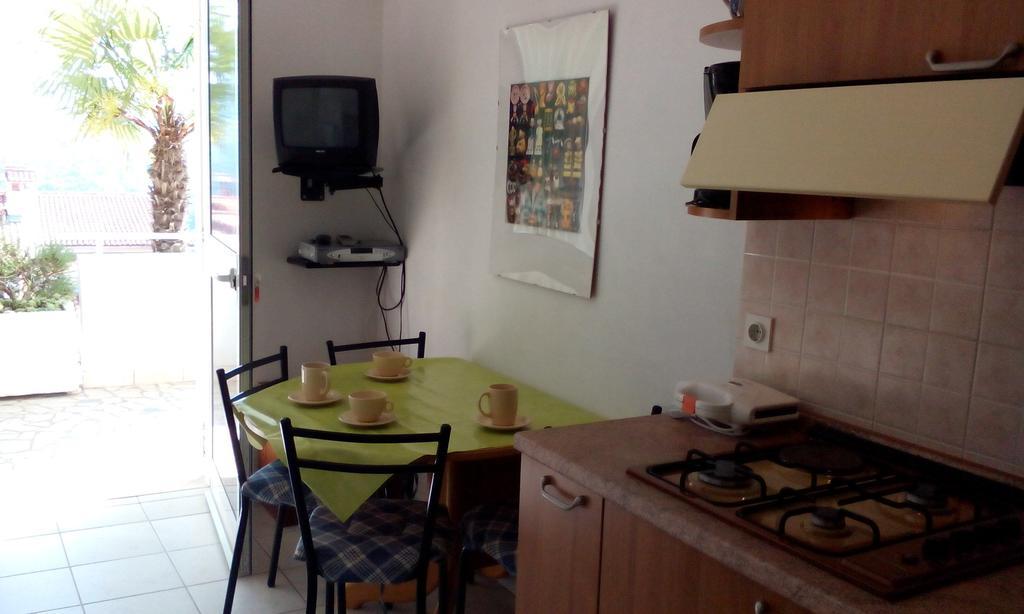 Apartments Mare Losinjska 16 Rabac Værelse billede