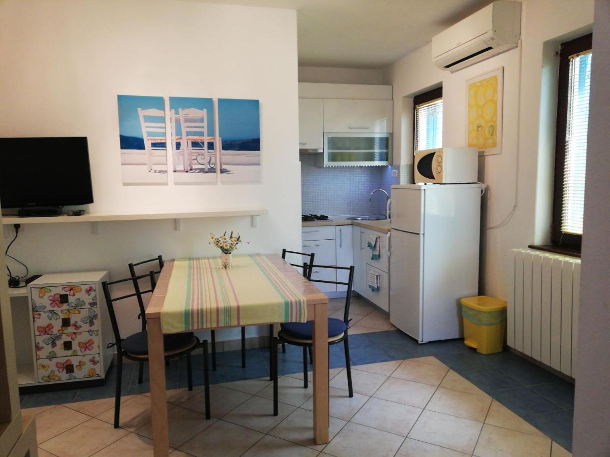 Apartments Mare Losinjska 16 Rabac Eksteriør billede